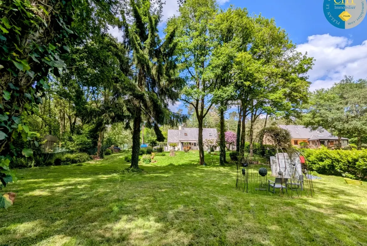 Maison en vente proche de la forêt de Brocéliande avec terrain arboré 