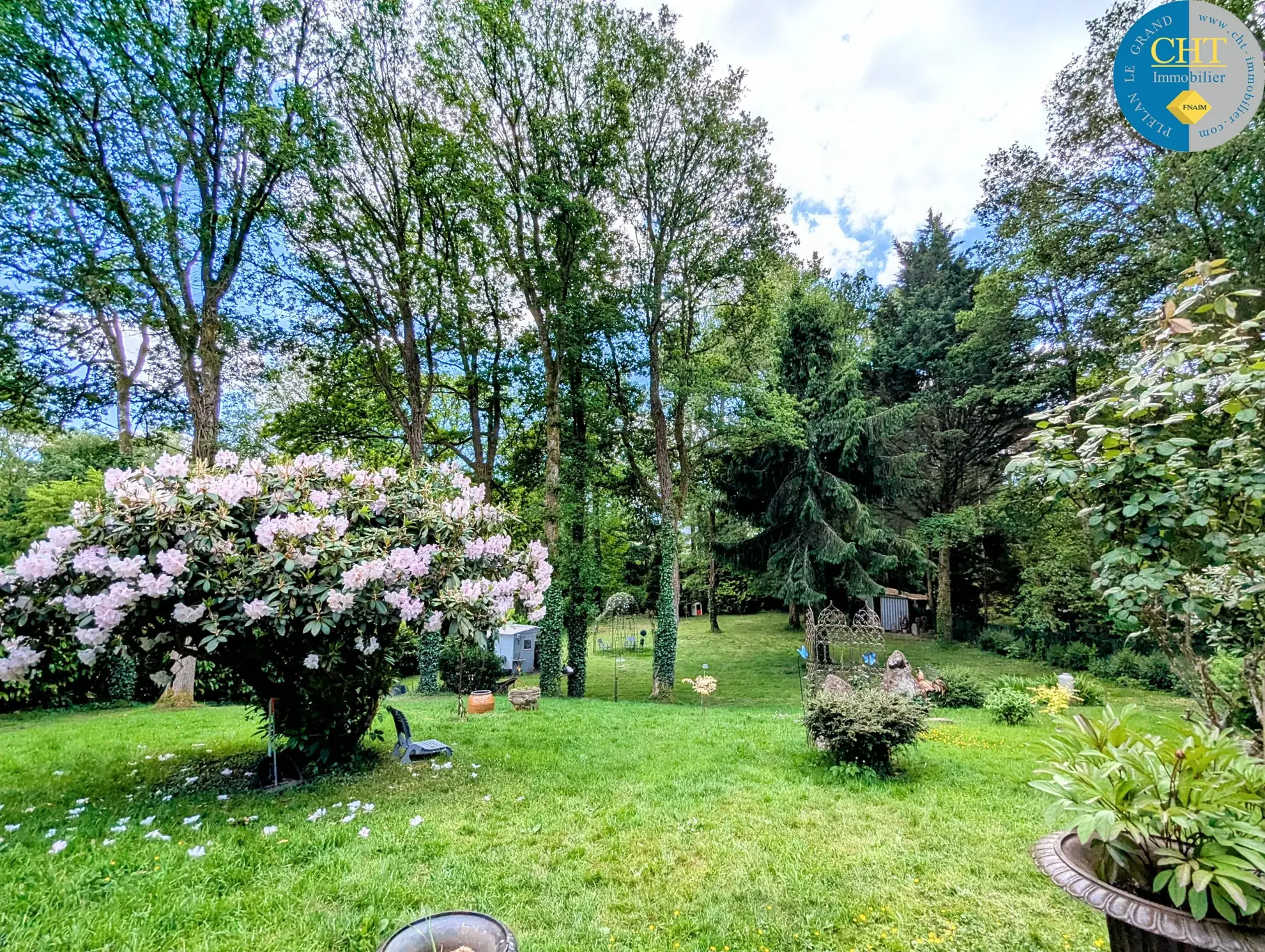 Maison en vente proche de la forêt de Brocéliande avec terrain arboré 