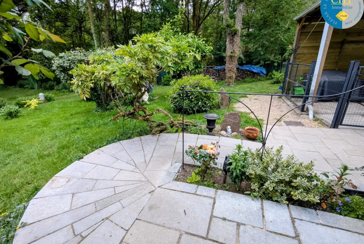 Maison en vente proche de la forêt de Brocéliande avec terrain arboré 