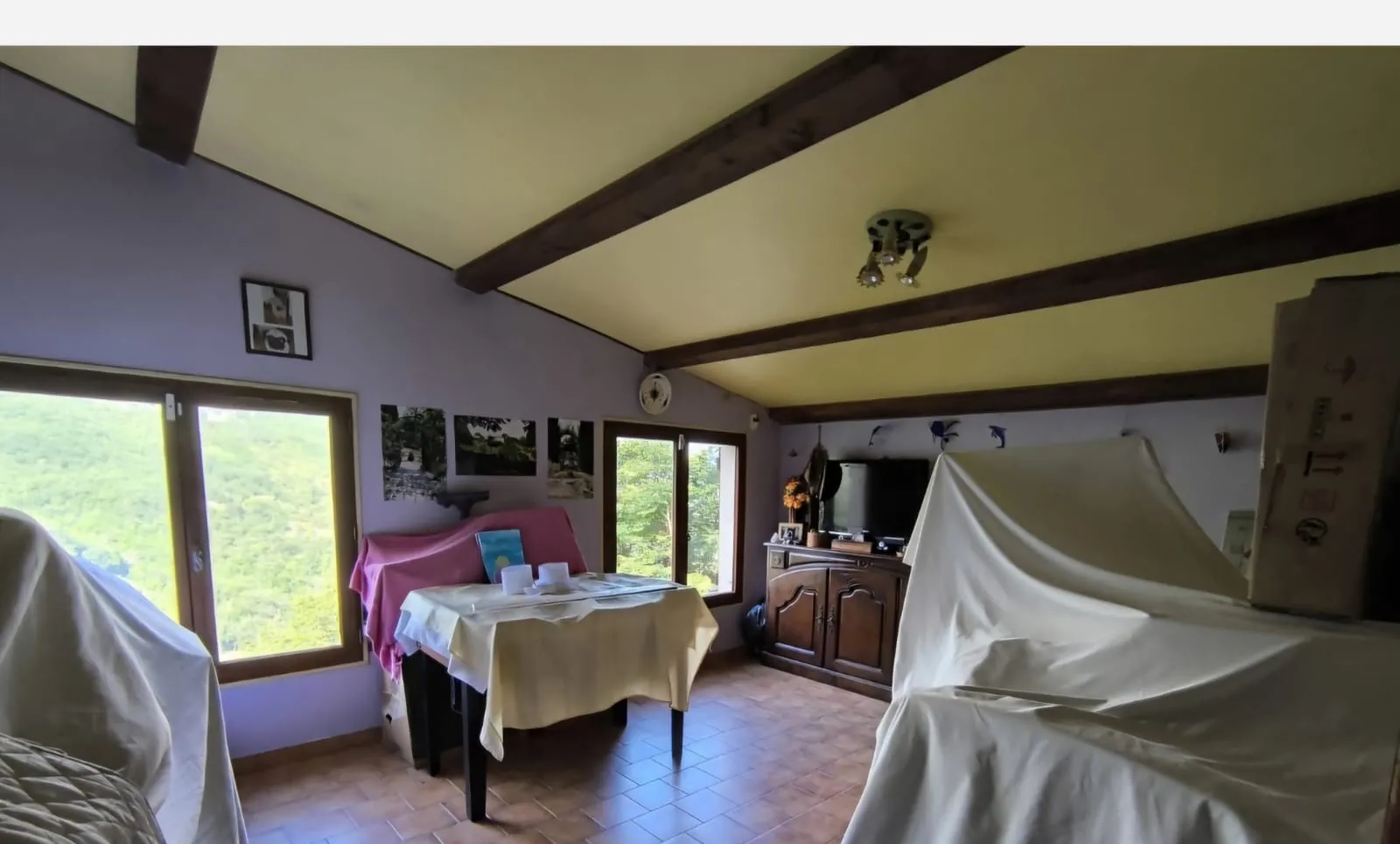 Maison familiale avec grand terrain, garage et vue panoramique à Castillon 06500 