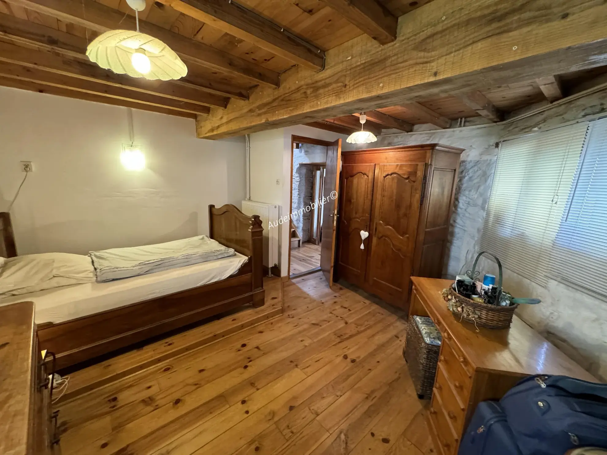 Maison en pierres avec jardin et terres dans la vallée de Limoux 