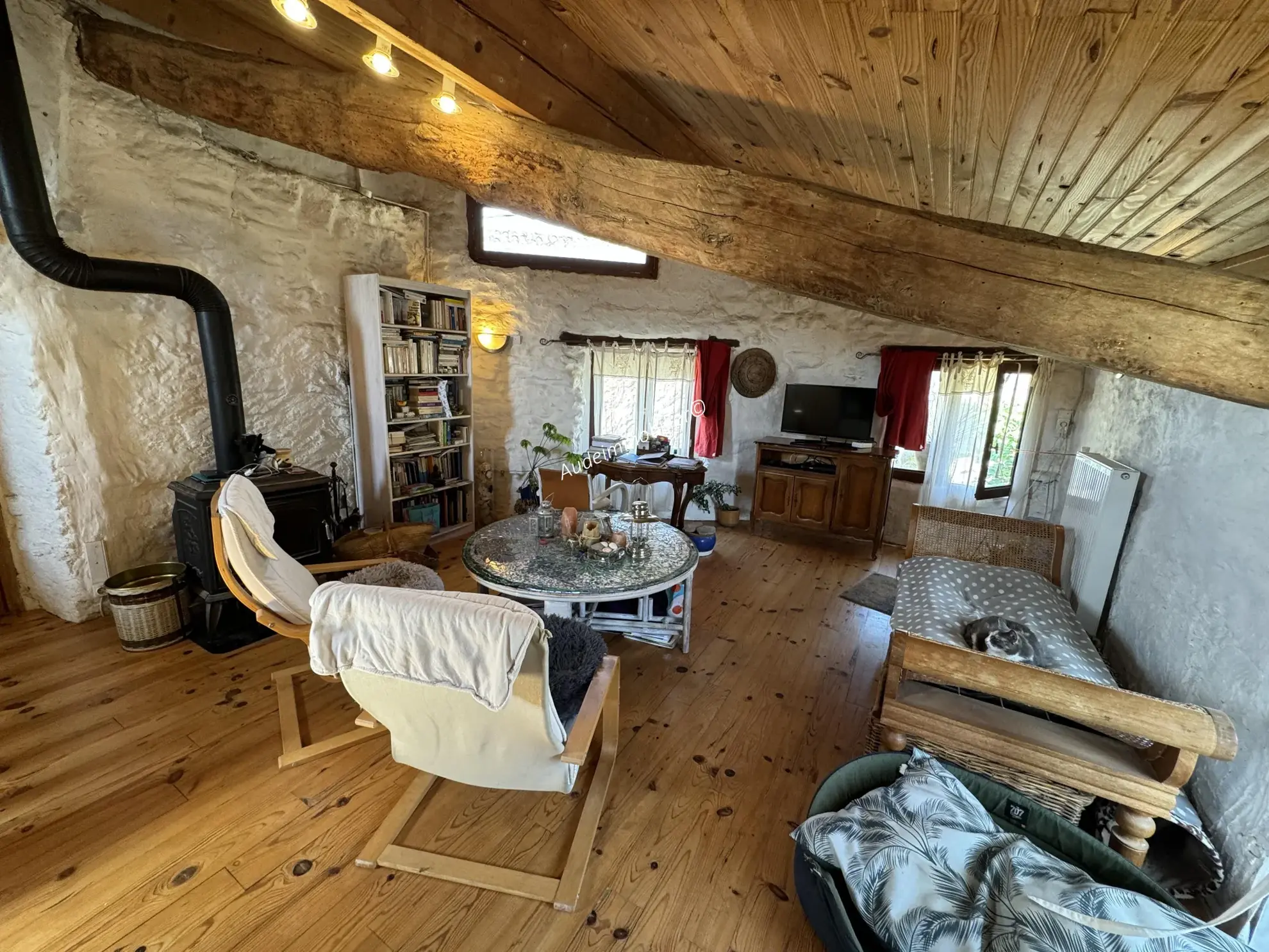 Maison en pierres avec jardin et terres dans la vallée de Limoux 