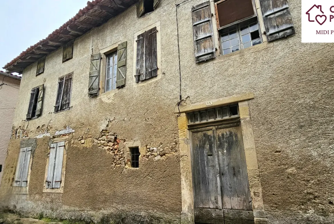 Bâtisse à rénover au Mas d'Azil : potentiel exceptionnel en Ariège 