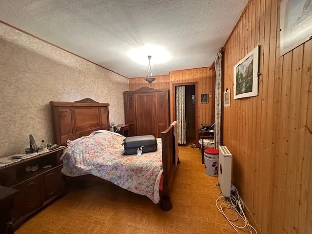 Ancien restaurant à rénover avec gîtes à Iguerande, parfait pour chambres d'hôtes 