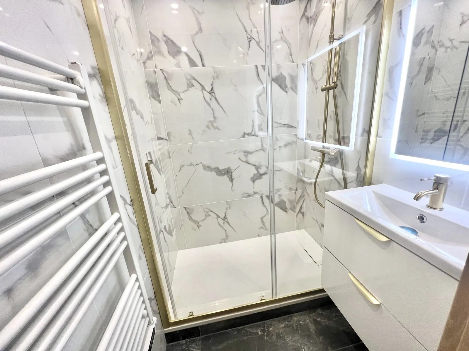 Appartement rénové de 21 m² à Cannes Basse Californie, proche plage et commerces 