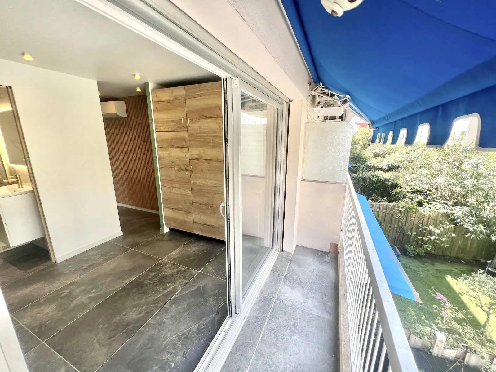 Appartement rénové de 21 m² à Cannes Basse Californie, proche plage et commerces 