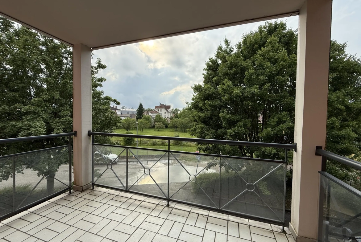Appartement 3 pièces avec balcon et parking à Strasbourg Robertsau 