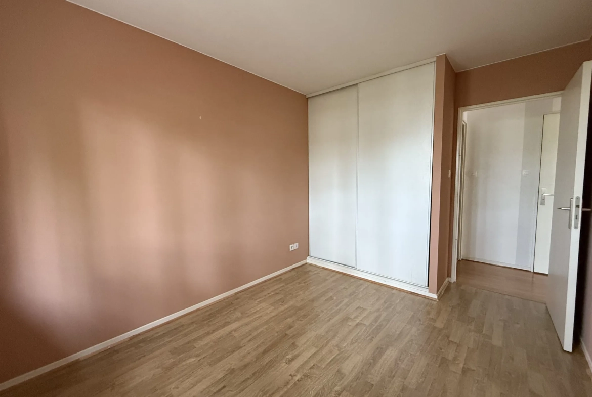 Appartement 3 pièces avec balcon et parking à Strasbourg Robertsau 
