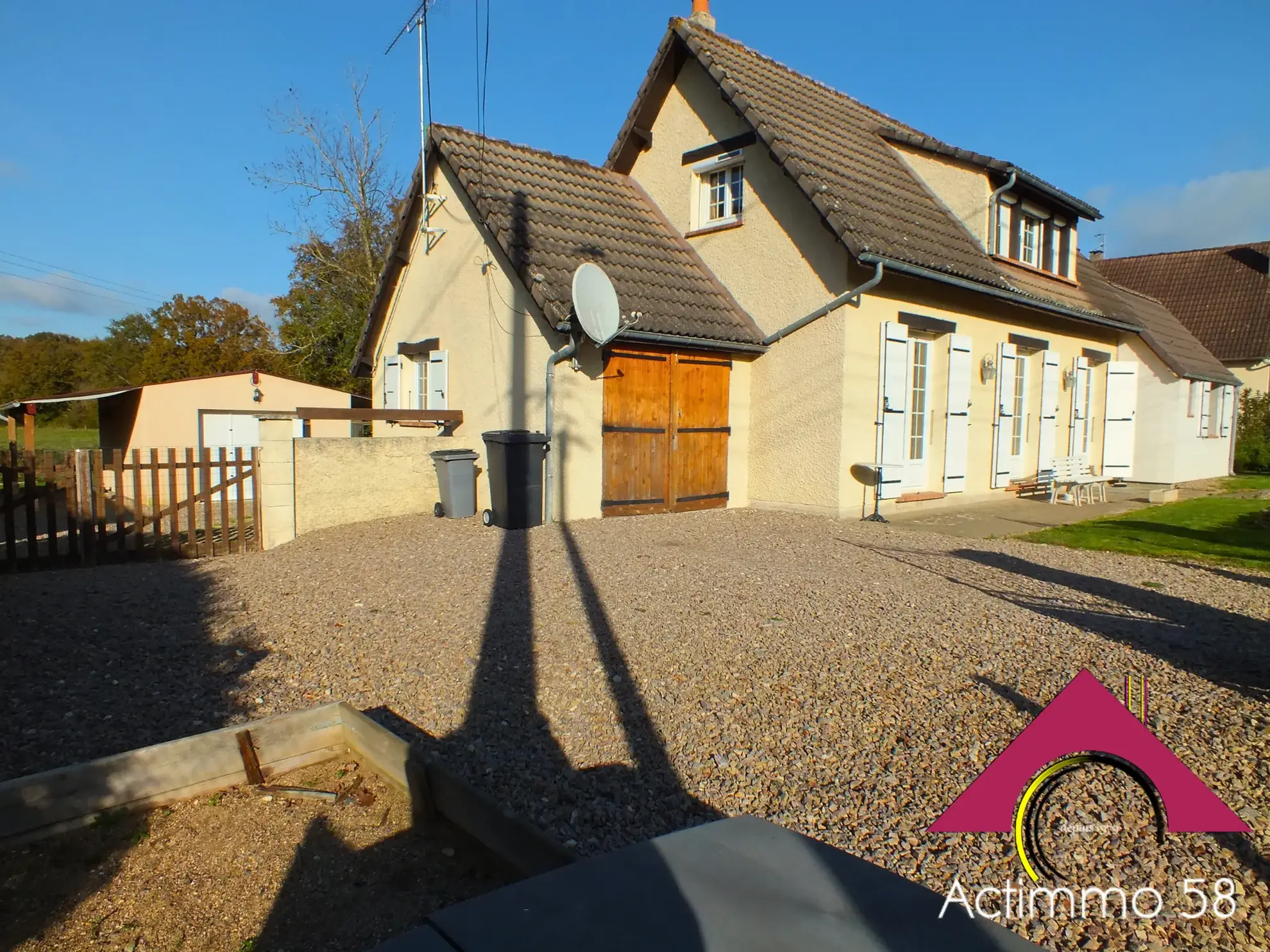 Maison à vendre de 117 m² avec jardin et garage près de Dun-sur-Auron 