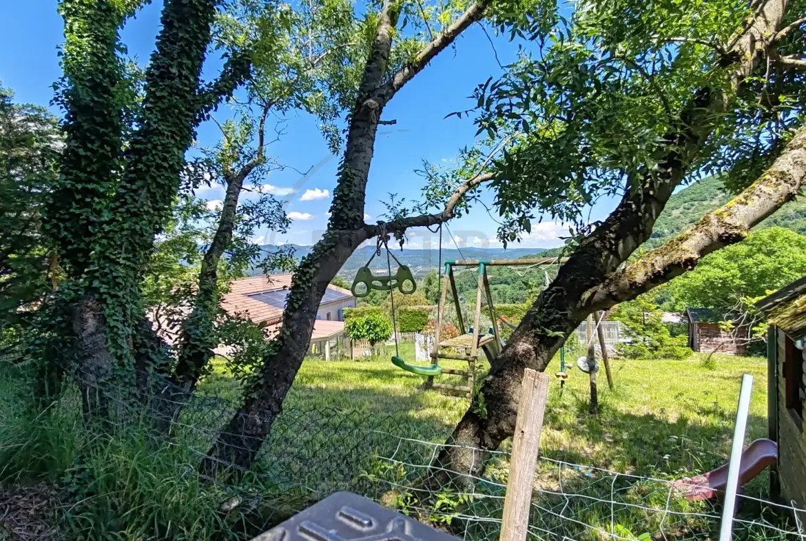 Terrain constructible de 916 m² avec vue dégagée à Saint-Bauzile en Ardèche 