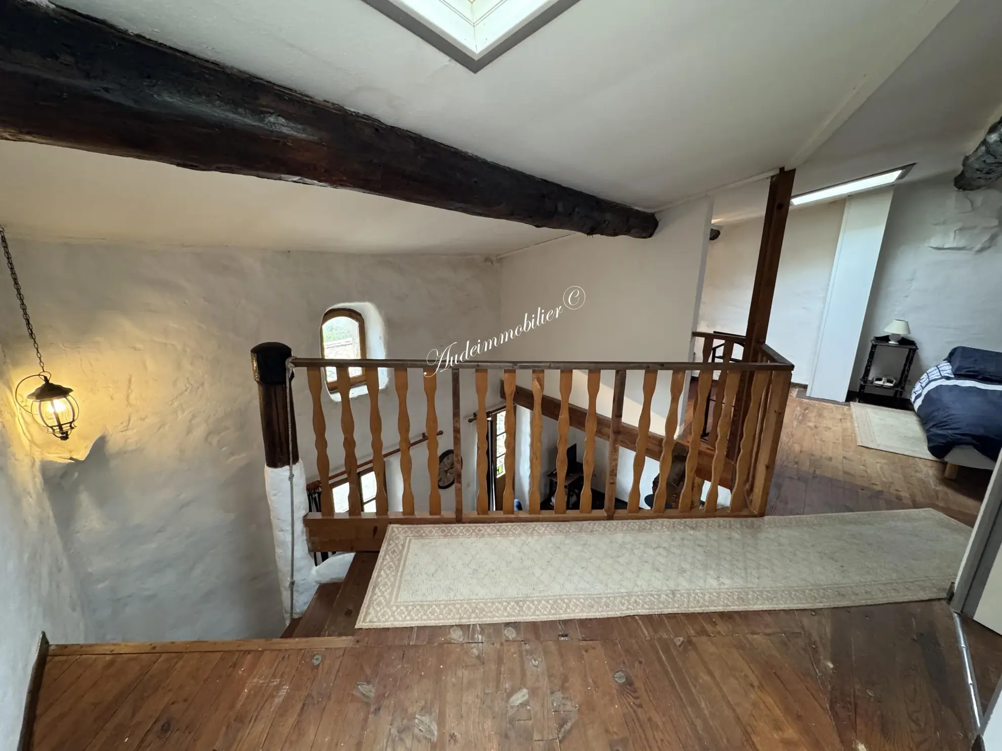Maison de village en pierre à Esperaza, 118 m² avec mezzanine et grand séjour 