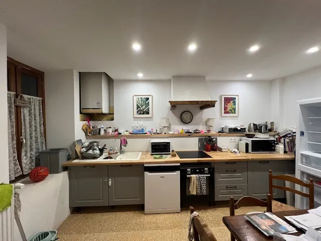Maison de village partiellement rénovée dans le Minervois avec 4 chambres 