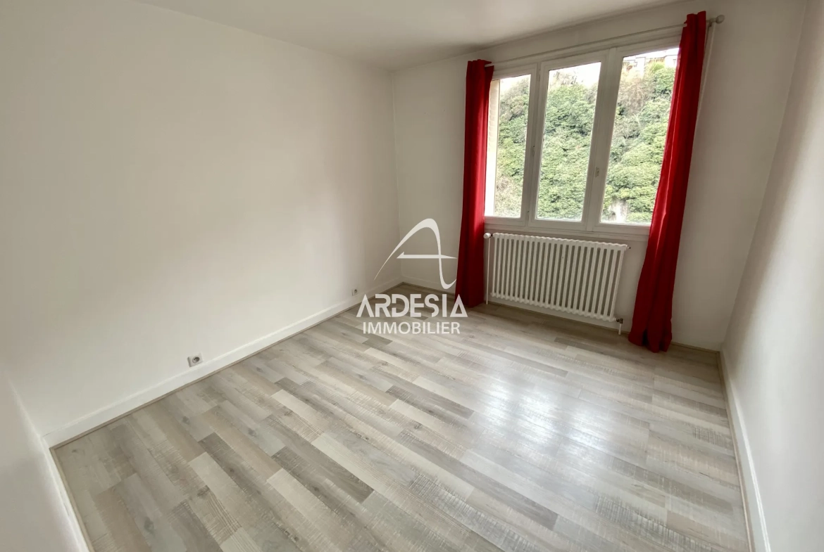 Appartement T3 bis à vendre de 78 m² à Saint-Michel de Maurienne 