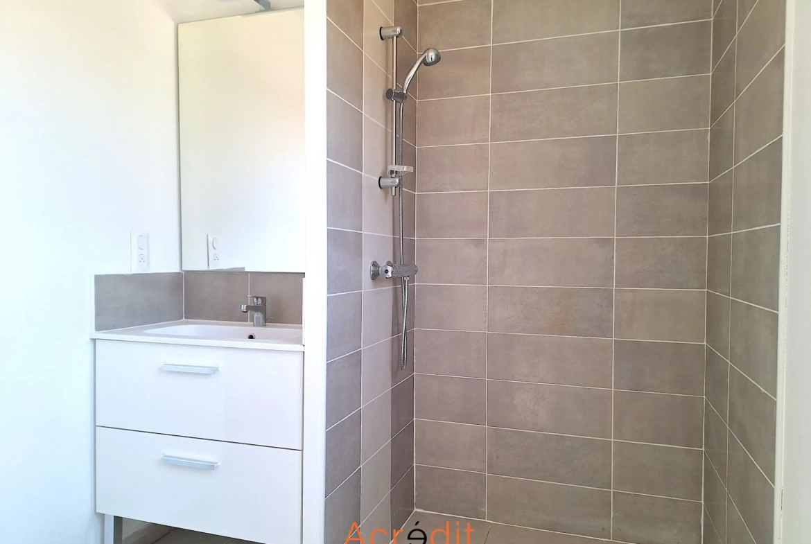 Appartement T3 avec terrasse, parking à Boujan-sur-Libron 