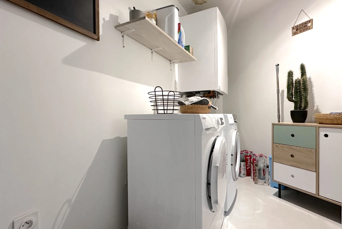 Maison avec studio indépendant à Antoigné, Châtellerault - Spacieux logement avec potentiel locatif 