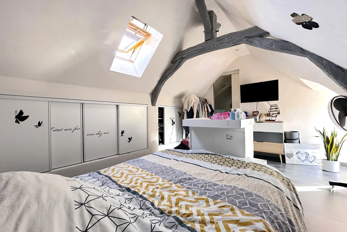 Maison avec studio indépendant à Antoigné, Châtellerault - Spacieux logement avec potentiel locatif 
