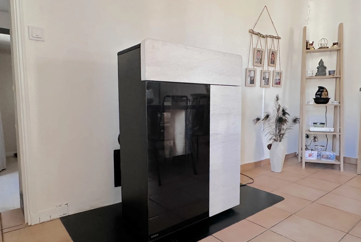 Maison avec studio indépendant à Antoigné, Châtellerault - Spacieux logement avec potentiel locatif 