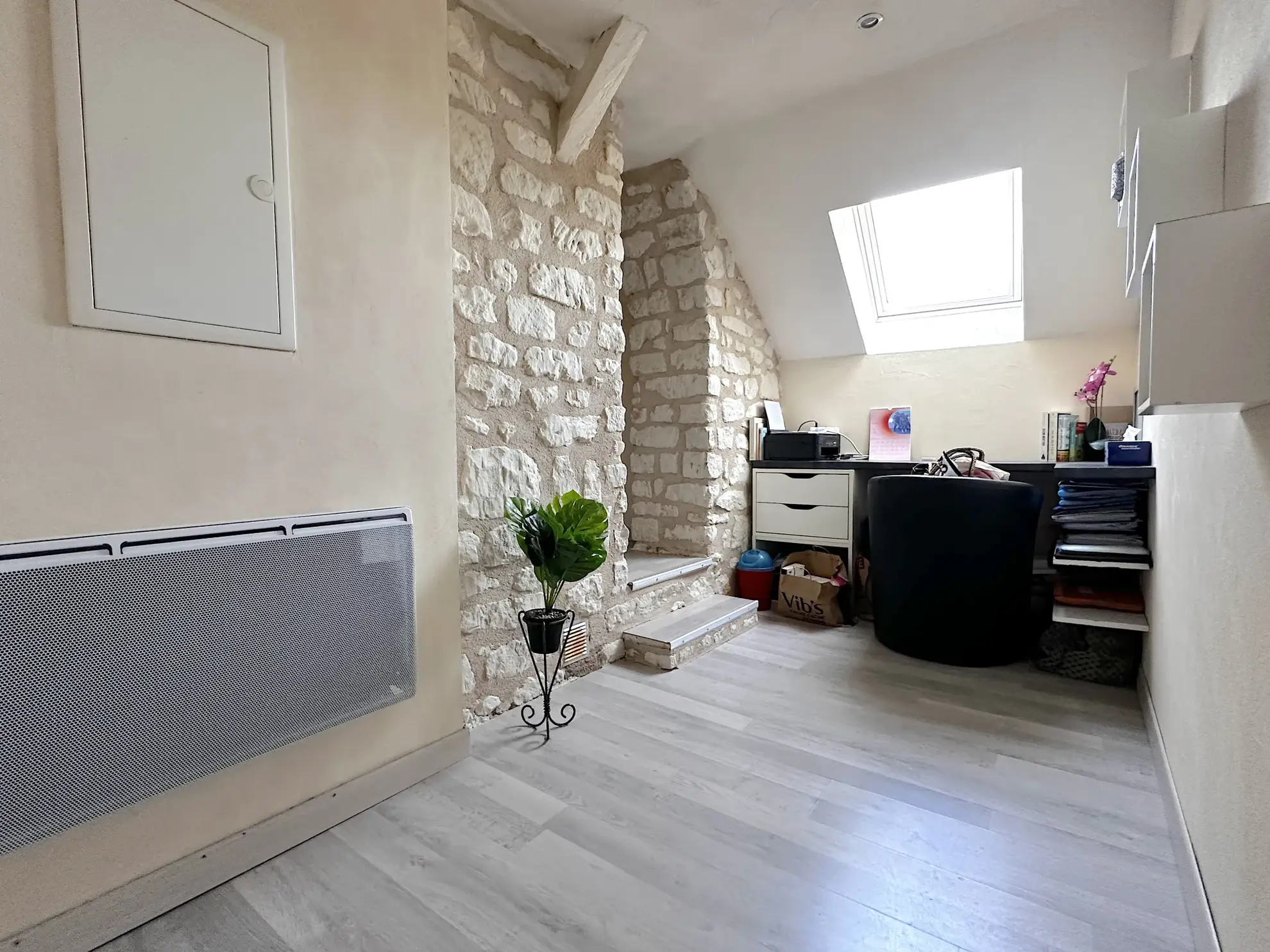 Maison avec studio indépendant à Antoigné, Châtellerault - Spacieux logement avec potentiel locatif 