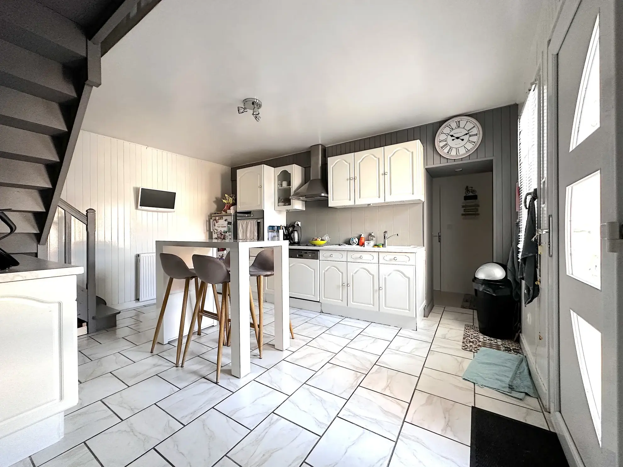 Maison avec studio indépendant à Antoigné, Châtellerault - Spacieux logement avec potentiel locatif 