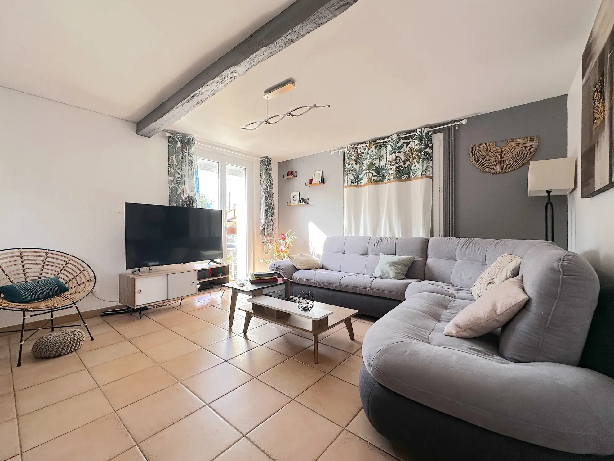 Maison avec studio indépendant à Antoigné, Châtellerault - Spacieux logement avec potentiel locatif 
