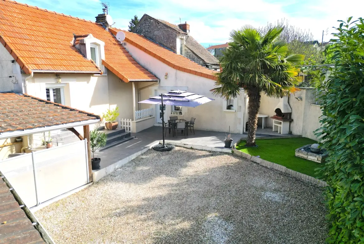 Maison avec studio indépendant à Antoigné, Châtellerault - Spacieux logement avec potentiel locatif 