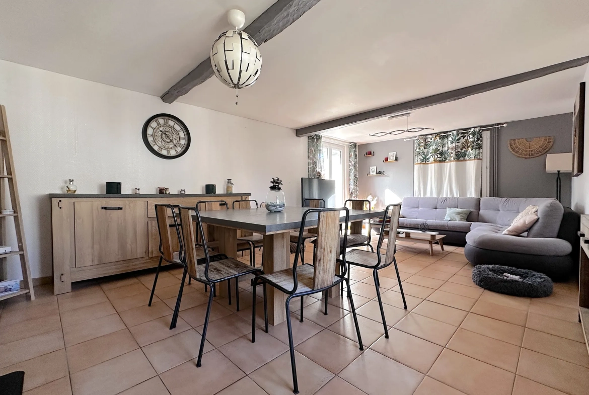 Maison avec studio indépendant à Antoigné, Châtellerault - Spacieux logement avec potentiel locatif 