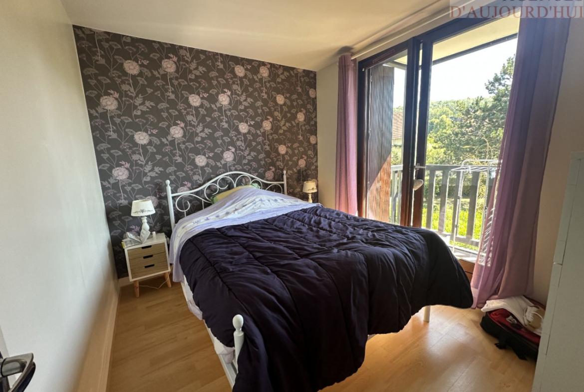 Appartement 2 pièces de 37 m² à Blonville-sur-Mer avec balcon, cave, parking, dans résidence proche commerces et plage.