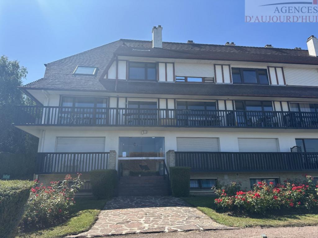 Appartement 2 pièces de 36 m² à Bénerville-sur-Mer, dans résidence avec ascenseur, idéal investissement locatif avec charges incluses.