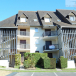 Appartement 2 pièces de 30 m² à Blonville-sur-Mer avec balcon vue mer, cuisine équipée, parking, à deux pas de la plage.