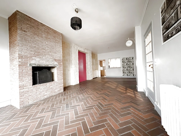 Maison de ville avec terrasse et garage à Hénin-Beaumont