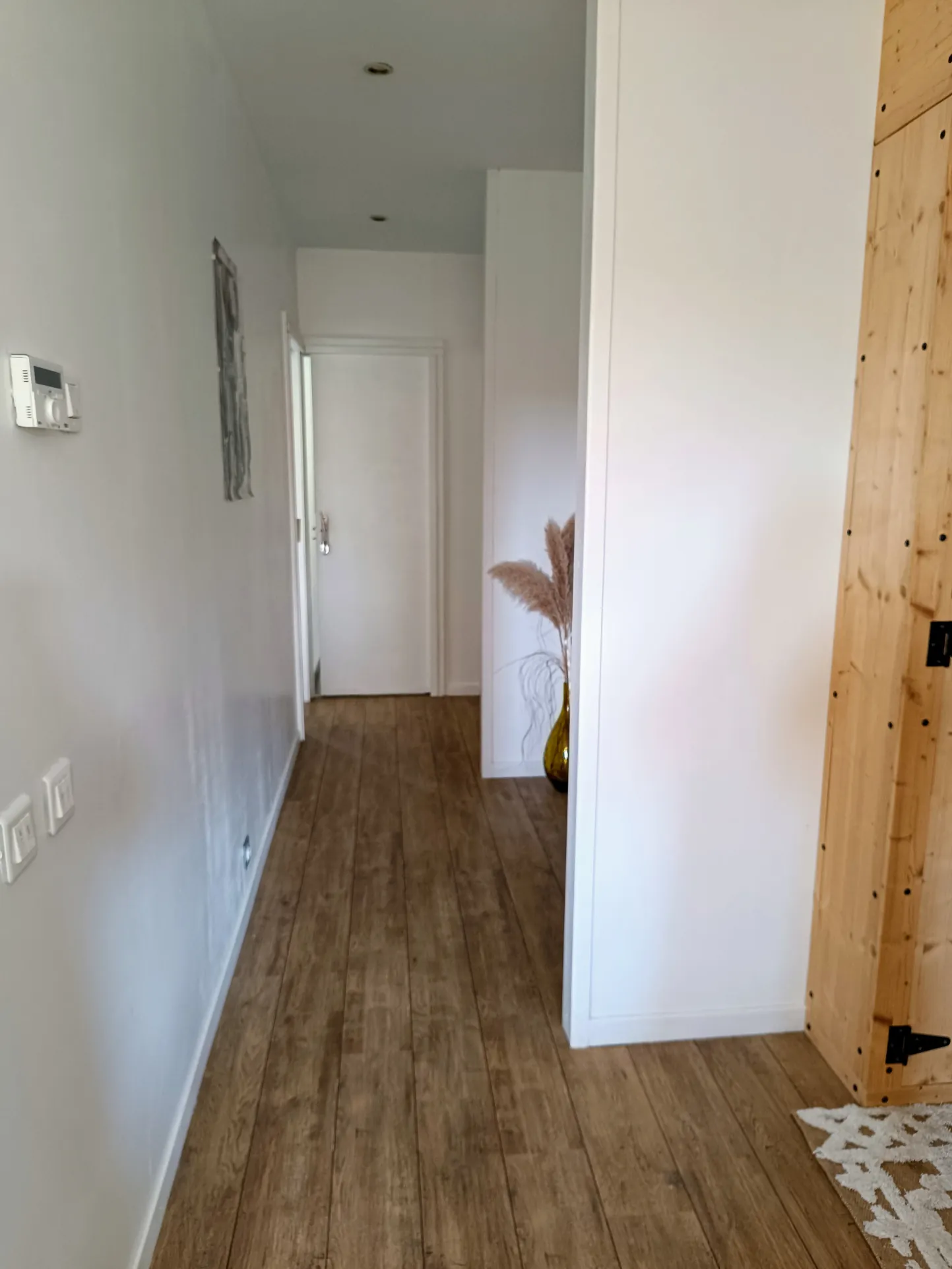 Appartement F4 rénové à Saint Victor Malescours avec stationnement et cave 