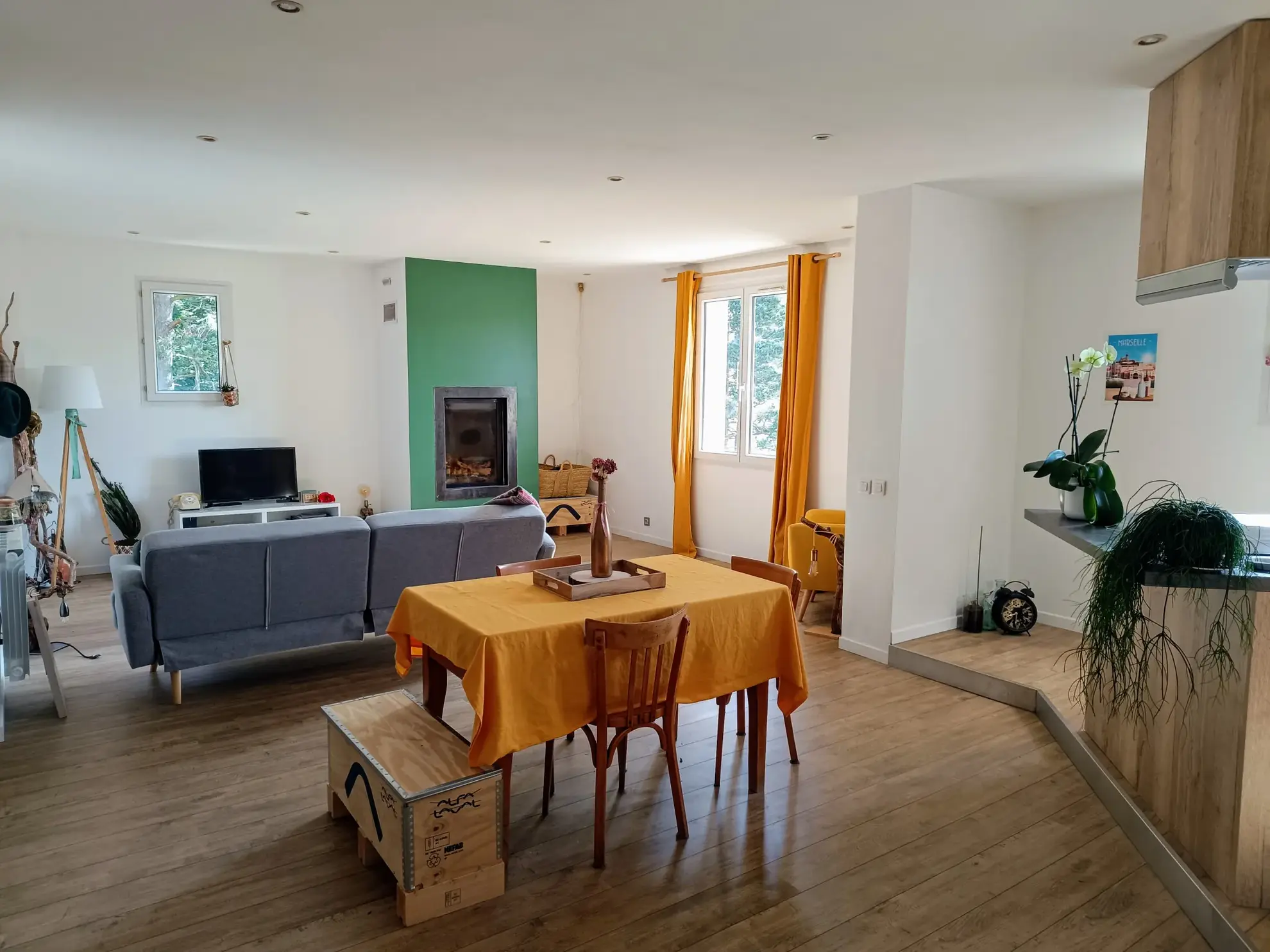Appartement F4 rénové à Saint Victor Malescours avec stationnement et cave 