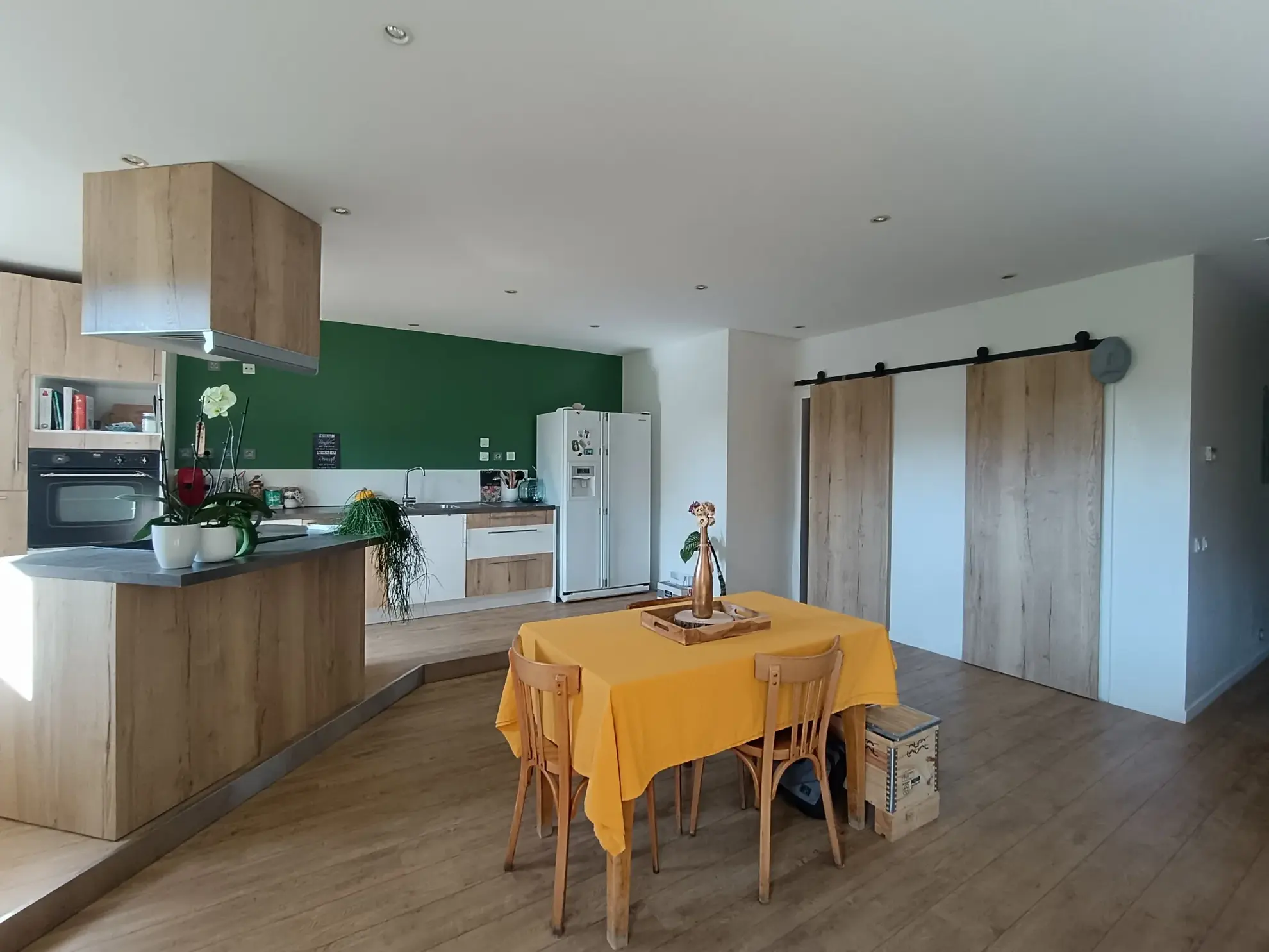 Appartement F4 rénové à Saint Victor Malescours avec stationnement et cave 