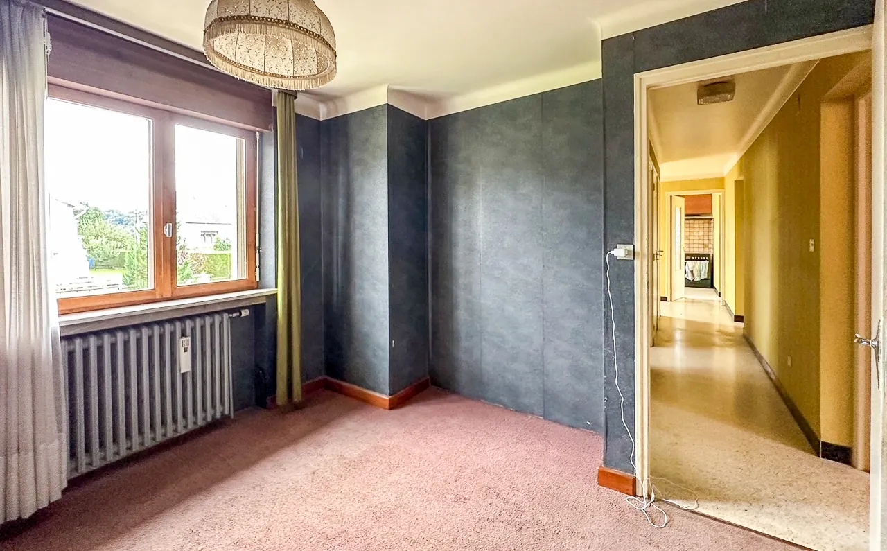 Maison spacieuse à rénover à Longwy, Terrain de 37 ares, Vue imprenable 