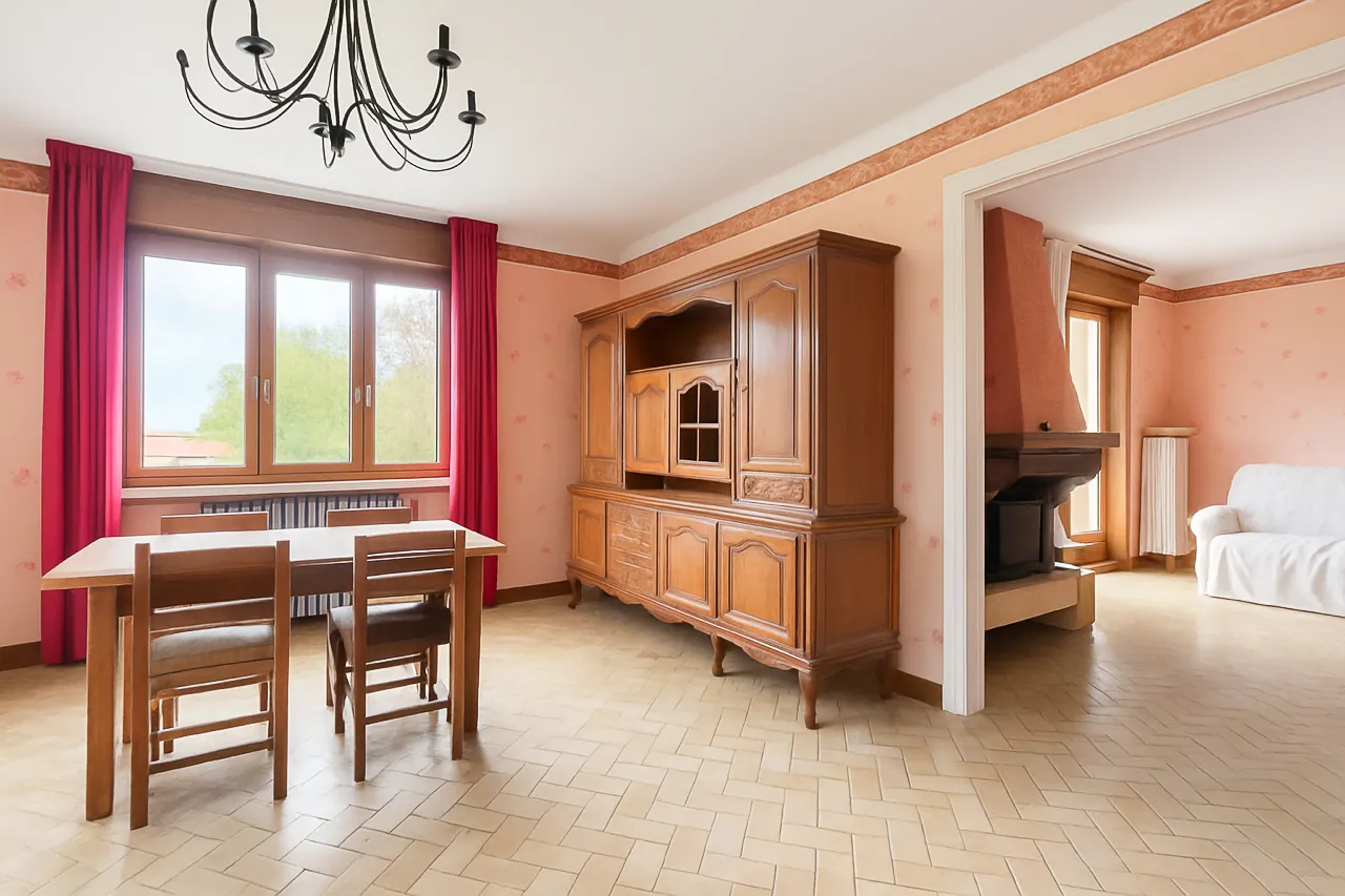 Maison spacieuse à rénover à Longwy, Terrain de 37 ares, Vue imprenable 