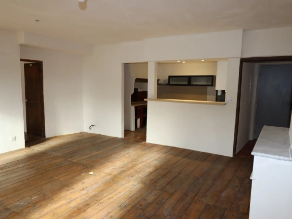 Bel appartement T3 ensoleillé à Beauvezer avec cave et chauffage réversible