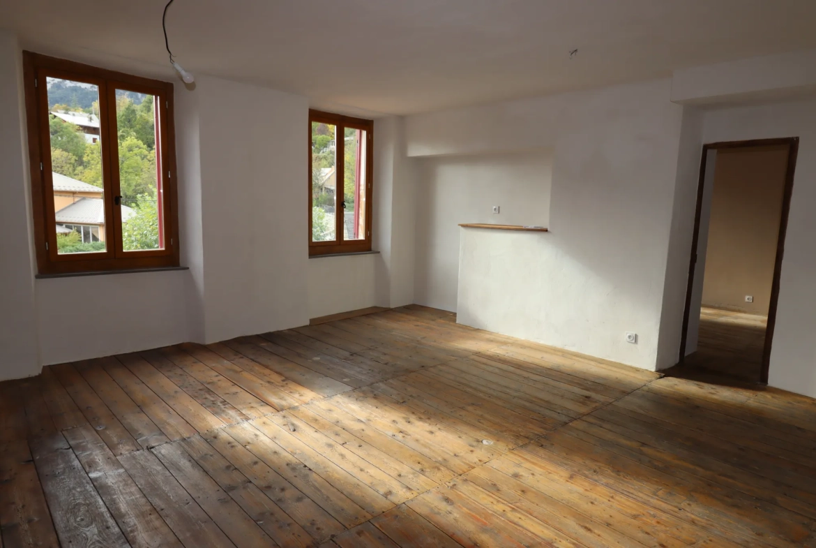 Bel appartement T3 ensoleillé à Beauvezer avec cave et chauffage réversible 