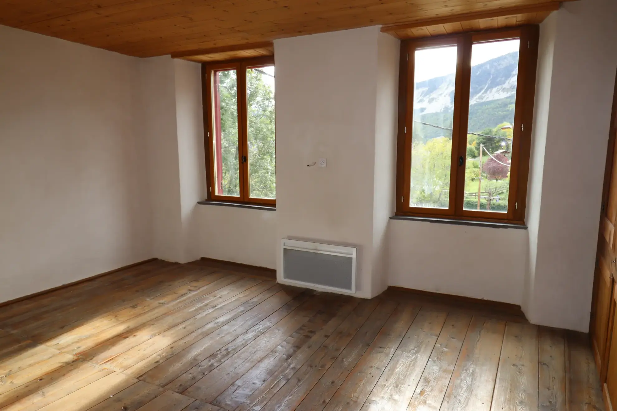 Bel appartement T3 ensoleillé à Beauvezer avec cave et chauffage réversible 