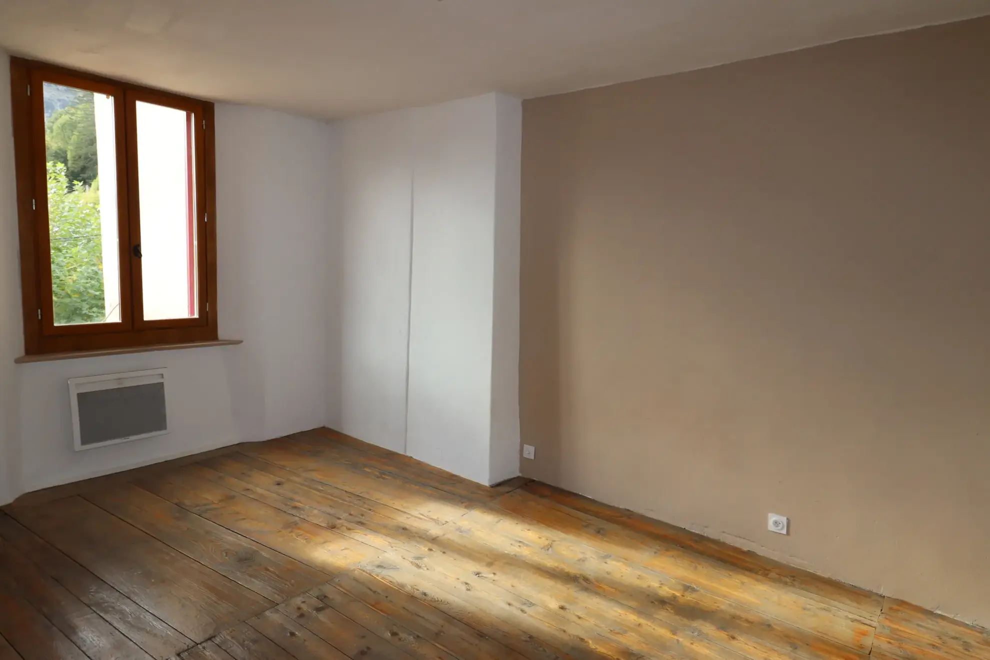 Bel appartement T3 ensoleillé à Beauvezer avec cave et chauffage réversible 