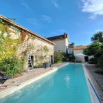 Maison avec piscine à Ribérac, 170m², jardin, garage et dépendances