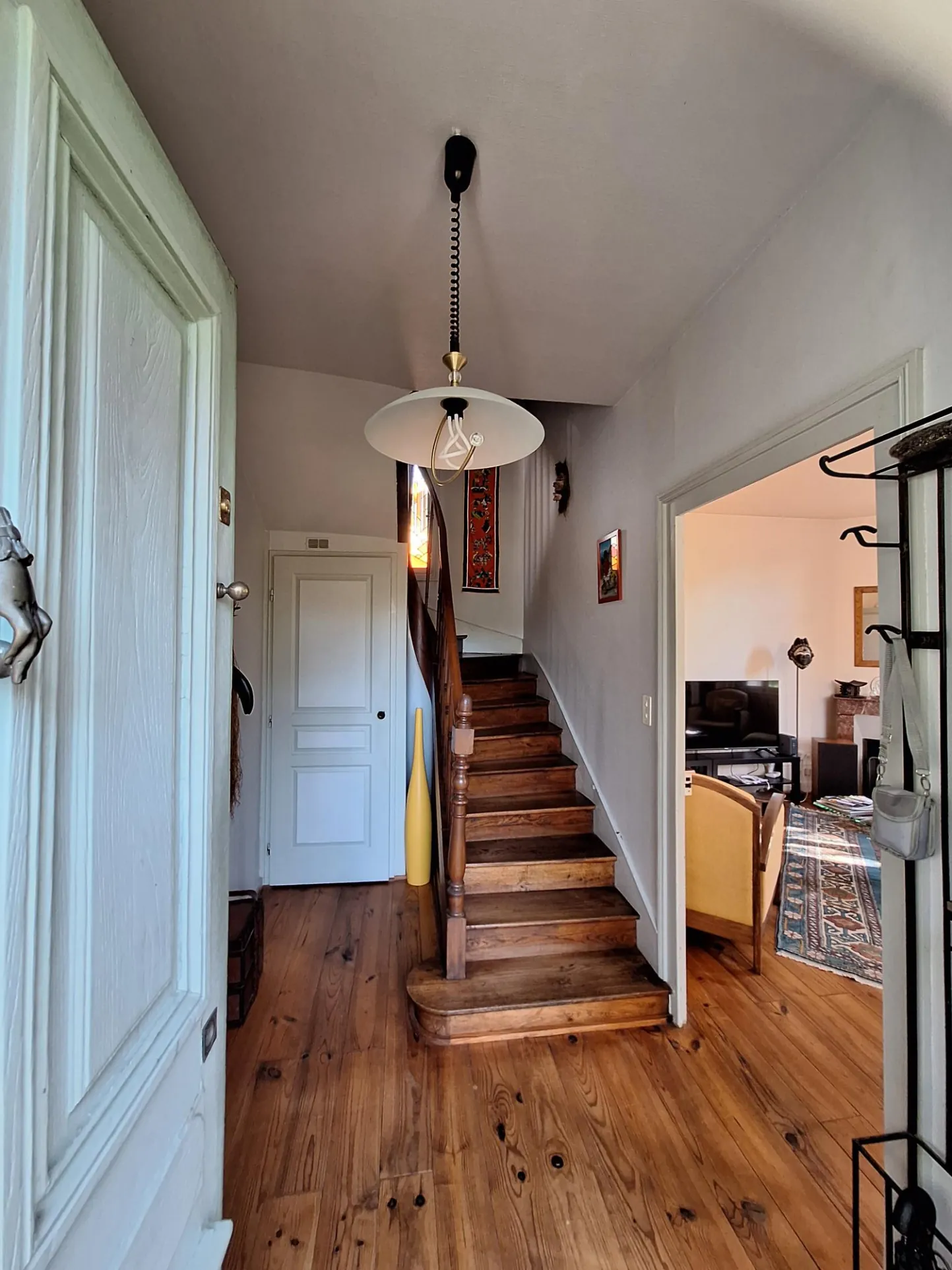 Maison avec piscine à Ribérac, 170m², jardin, garage et dépendances 