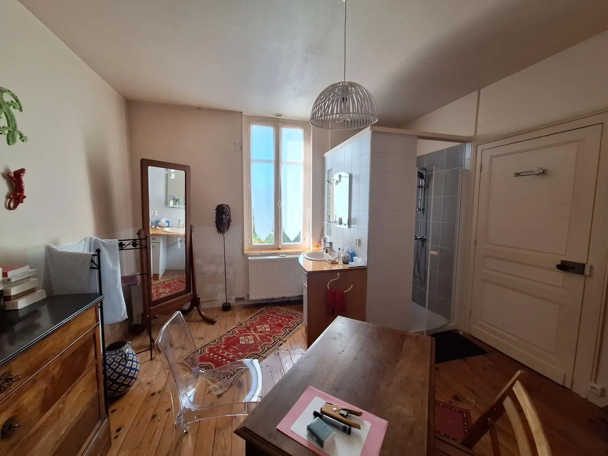 Maison avec piscine à Ribérac, 170m², jardin, garage et dépendances 