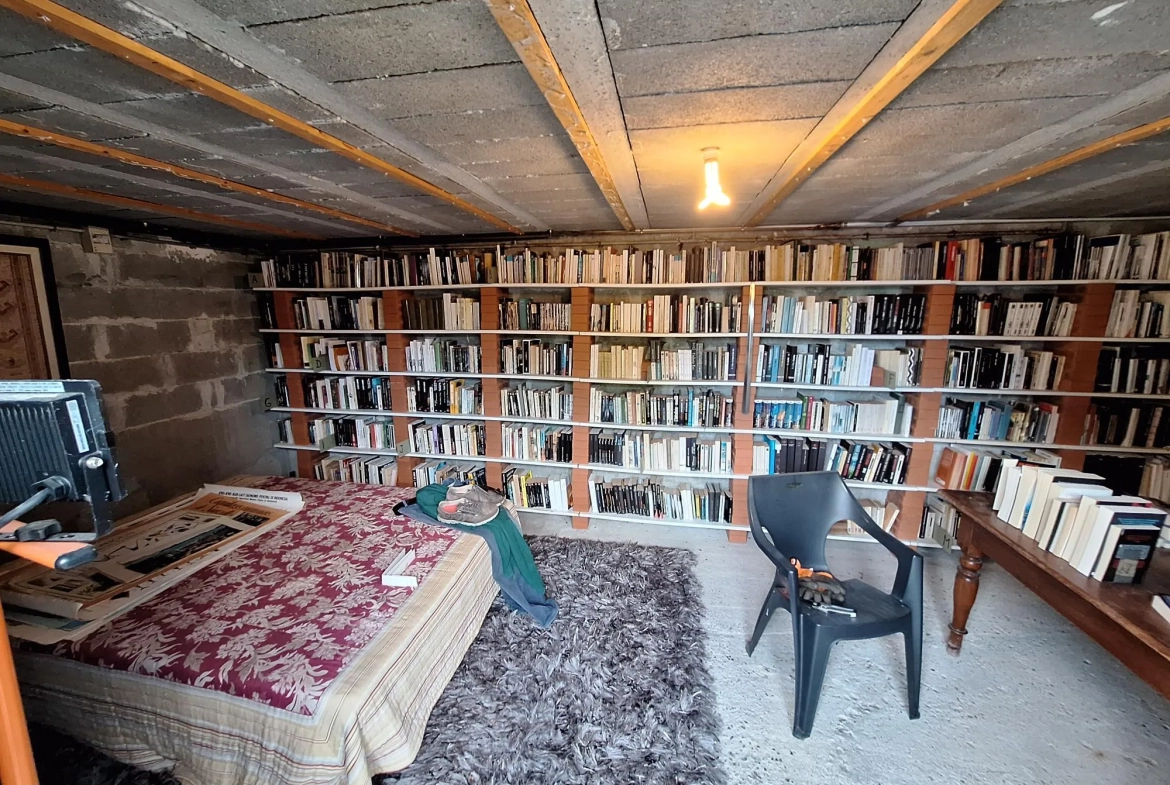 Maison avec piscine à Ribérac, 170m², jardin, garage et dépendances 