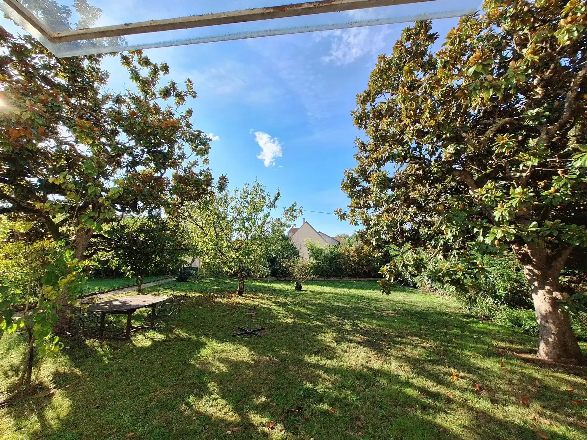 Maison avec piscine à Ribérac, 170m², jardin, garage et dépendances 