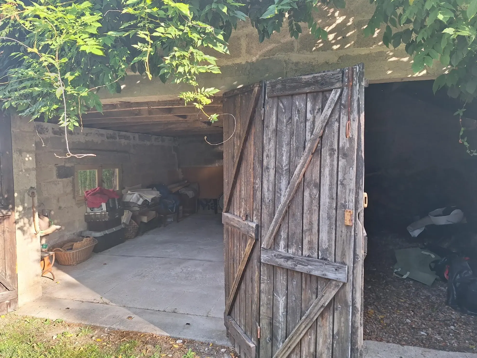 Maison avec piscine à Ribérac, 170m², jardin, garage et dépendances 