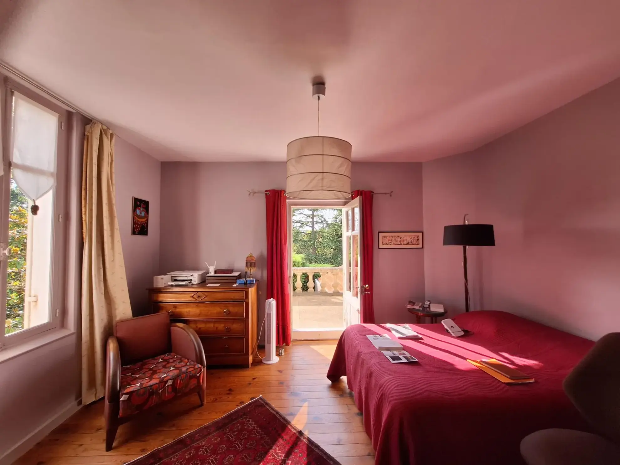 Maison avec piscine à Ribérac, 170m², jardin, garage et dépendances 