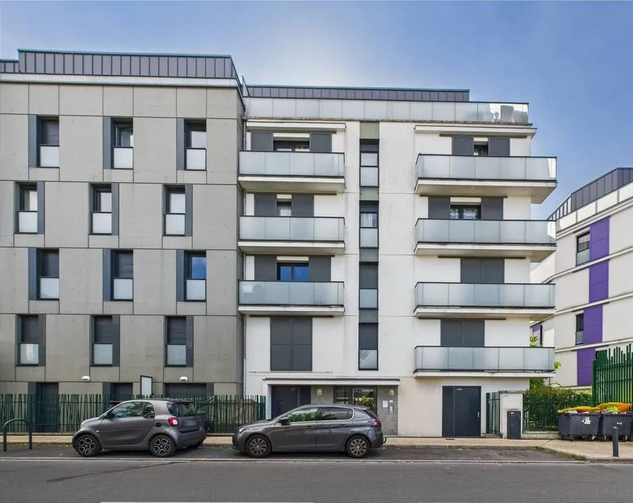 Appartements T2 rénové à Romainville proche transports et parking disponible 