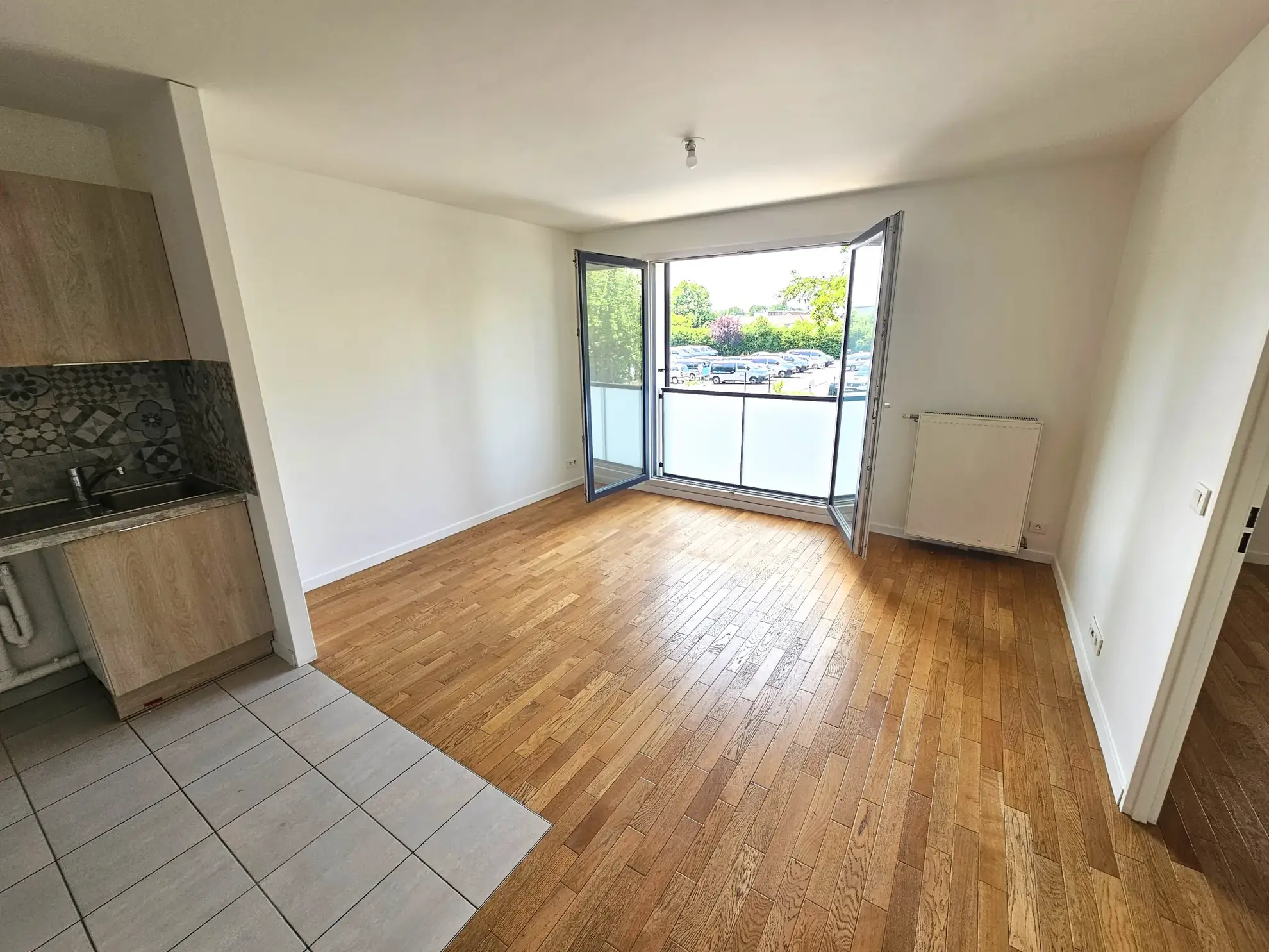 Appartements T2 rénové à Romainville proche transports et parking disponible 
