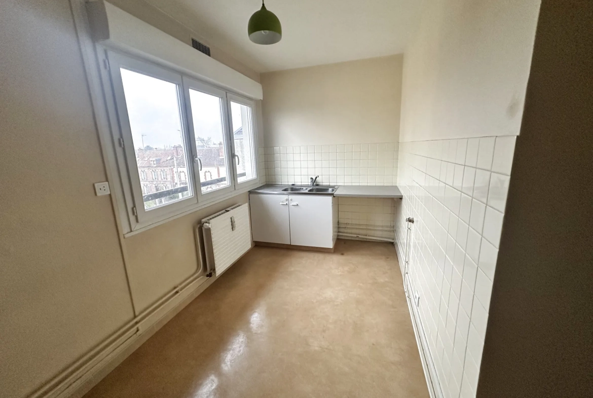 Appartement 3 pièces avec 2 chambres et cave à Troyes 