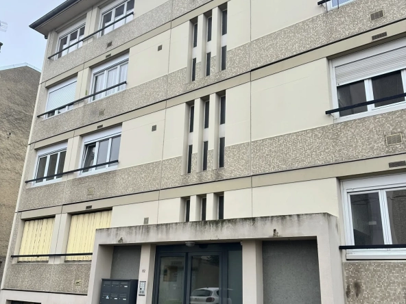 Appartement 3 pièces avec 2 chambres et cave à Troyes
